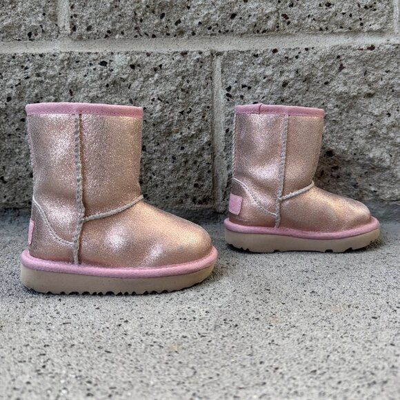 UGG AUSTRALIA Classic Metallic Pink Boots Girls 6 EU 22 Rose Gold Toddler Girl - Picture 3 of 9